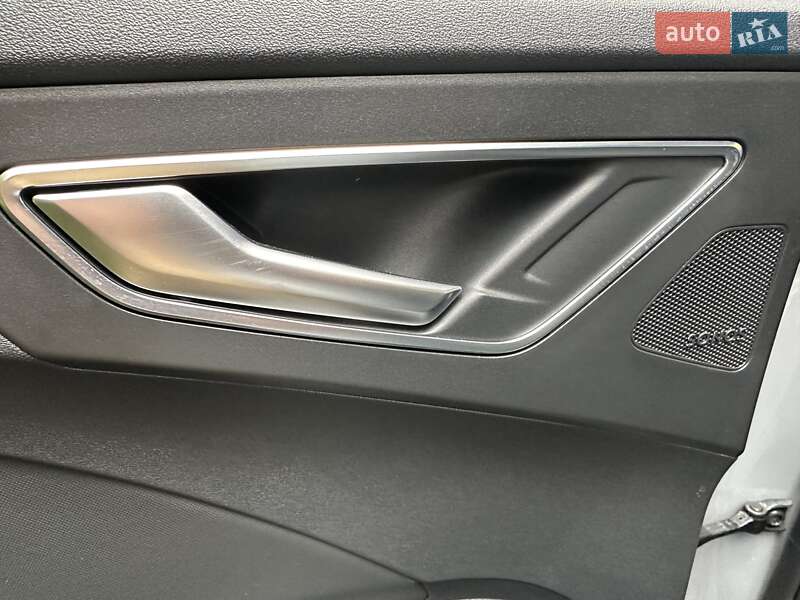 Позашляховик / Кросовер Audi Q4 e-tron 2022 в Києві