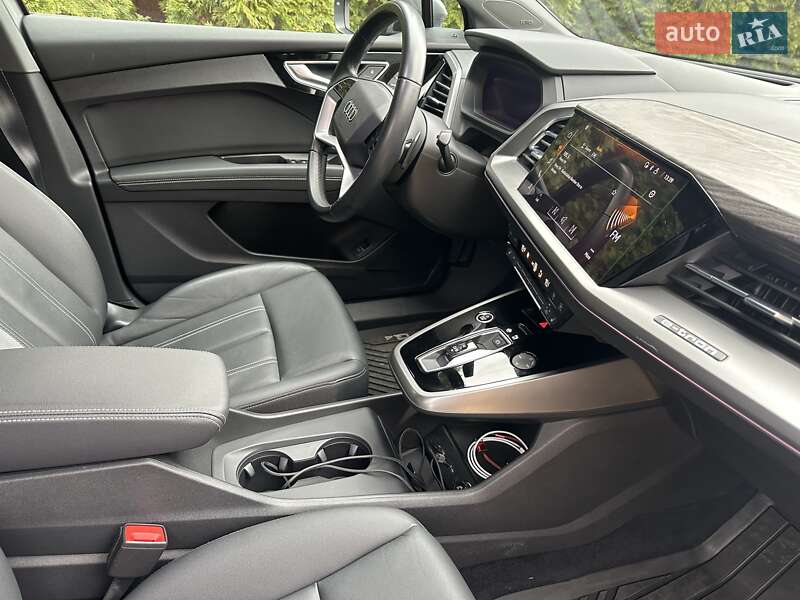 Позашляховик / Кросовер Audi Q4 e-tron 2022 в Києві