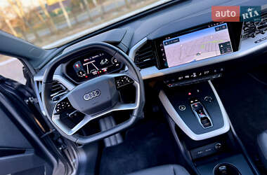 Внедорожник / Кроссовер Audi Q4 e-tron 2023 в 