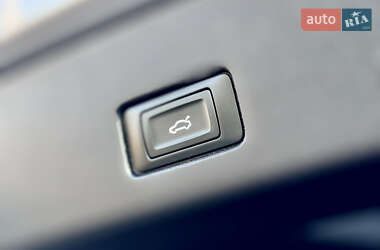 Внедорожник / Кроссовер Audi Q4 e-tron 2023 в 