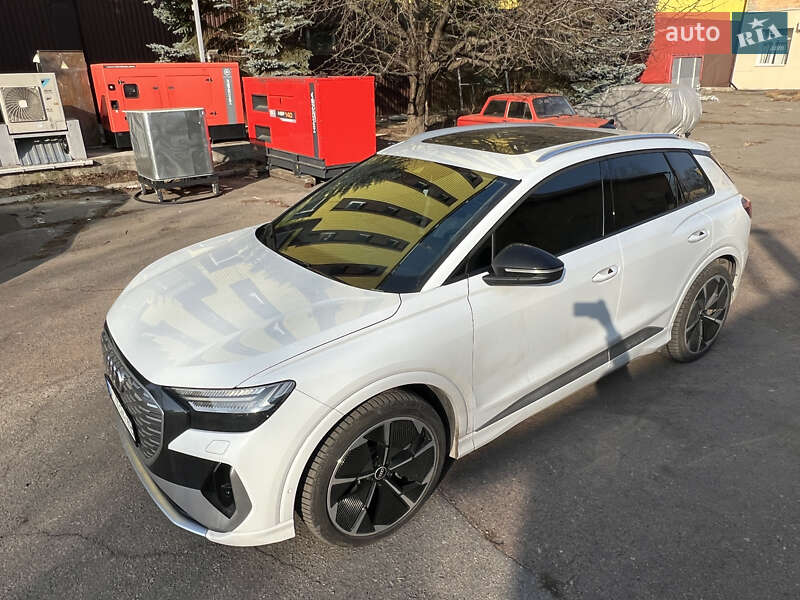 Внедорожник / Кроссовер Audi Q4 e-tron 2023 в Киеве