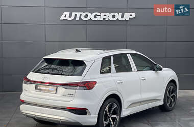 Позашляховик / Кросовер Audi Q4 e-tron 2024 в 