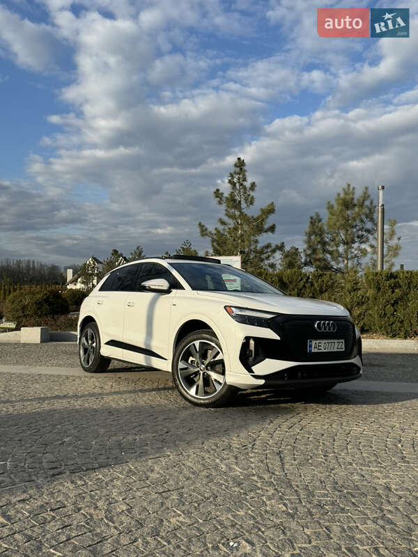 Позашляховик / Кросовер Audi Q4 e-tron 2023 в Дніпрі