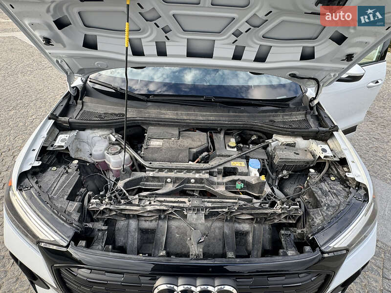 Позашляховик / Кросовер Audi Q4 e-tron 2023 в Дніпрі