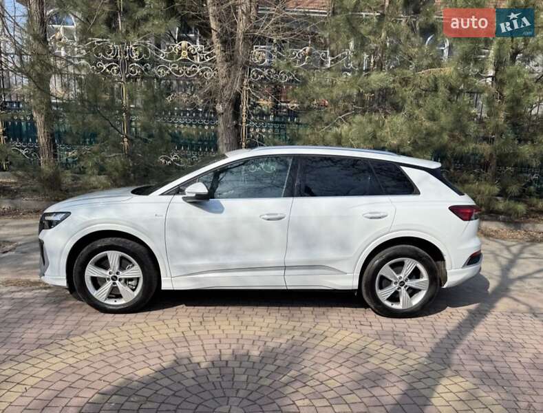 Внедорожник / Кроссовер Audi Q4 e-tron 2023 в Днепре