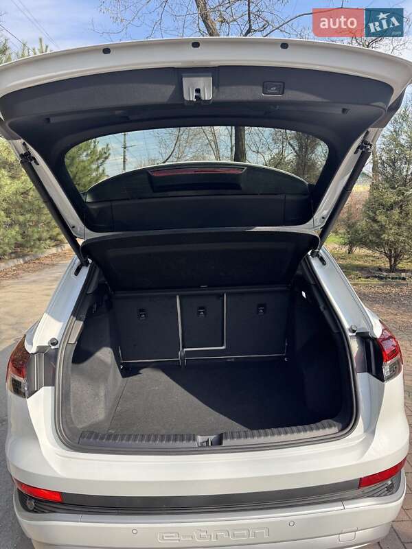 Внедорожник / Кроссовер Audi Q4 e-tron 2023 в Днепре