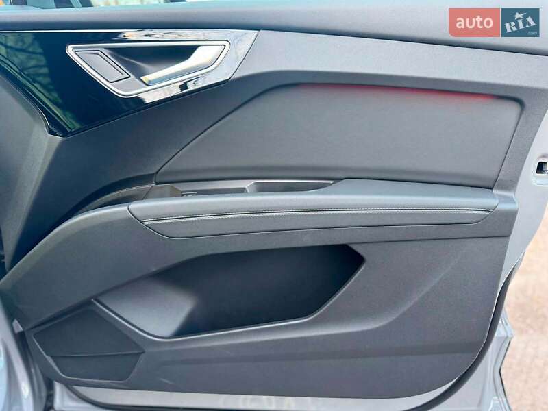 Внедорожник / Кроссовер Audi Q4 e-tron 2022 в Киеве