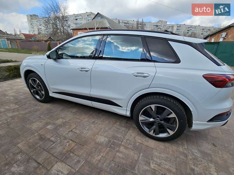 Позашляховик / Кросовер Audi Q4 e-tron 2023 в Харкові