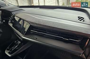 Позашляховик / Кросовер Audi Q4 e-tron 2023 в 