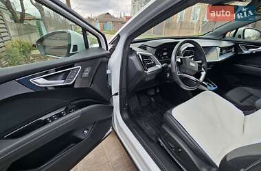 Позашляховик / Кросовер Audi Q4 e-tron 2023 в 