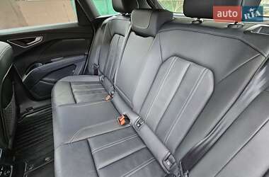 Позашляховик / Кросовер Audi Q4 e-tron 2023 в 