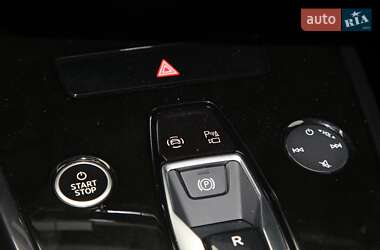 Позашляховик / Кросовер Audi Q4 e-tron 2024 в 