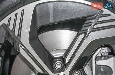 Позашляховик / Кросовер Audi Q4 e-tron 2024 в 