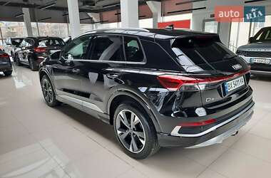 Позашляховик / Кросовер Audi Q4 e-tron 2023 в 