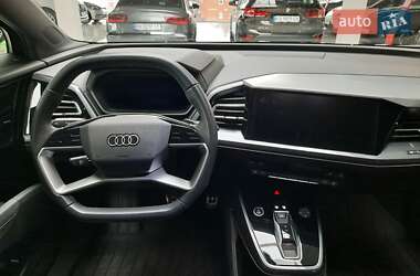 Позашляховик / Кросовер Audi Q4 e-tron 2023 в 