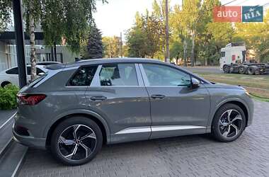 Внедорожник / Кроссовер Audi Q4 e-tron 2025 в 