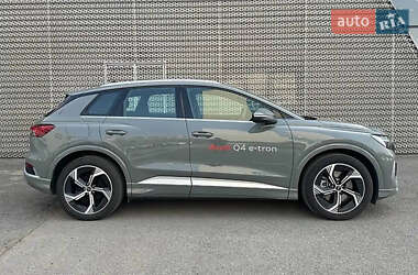 Внедорожник / Кроссовер Audi Q4 e-tron 2023 в 