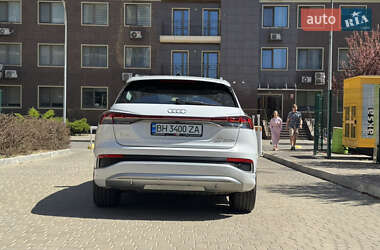 Позашляховик / Кросовер Audi Q4 e-tron 2024 в 