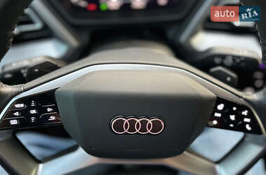 Внедорожник / Кроссовер Audi Q4 e-tron 2023 в 