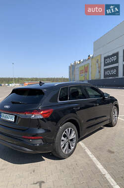 Внедорожник / Кроссовер Audi Q4 e-tron 2022 в 