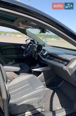 Внедорожник / Кроссовер Audi Q4 e-tron 2022 в 