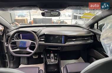 Позашляховик / Кросовер Audi Q4 e-tron 2025 в 