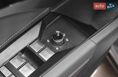 Позашляховик / Кросовер Audi Q4 e-tron 2024 в 