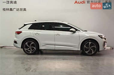 Внедорожник / Кроссовер Audi Q4 e-tron 2023 в 