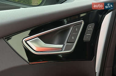Внедорожник / Кроссовер Audi Q4 e-tron 2023 в 