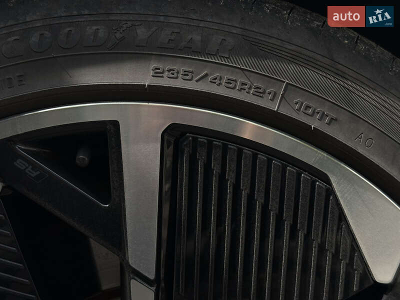 Позашляховик / Кросовер Audi Q4 e-tron 2023 в Києві