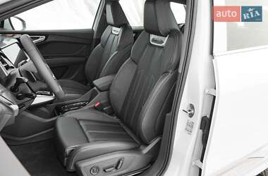 Внедорожник / Кроссовер Audi Q4 e-tron 2025 в 