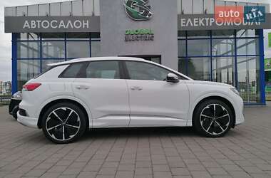 Позашляховик / Кросовер Audi Q4 e-tron 2023 в 