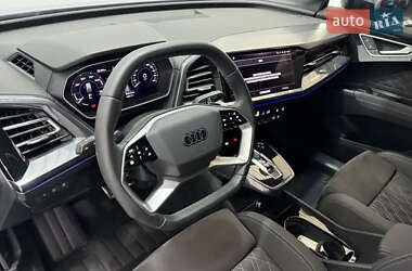 Позашляховик / Кросовер Audi Q4 e-tron 2024 в 