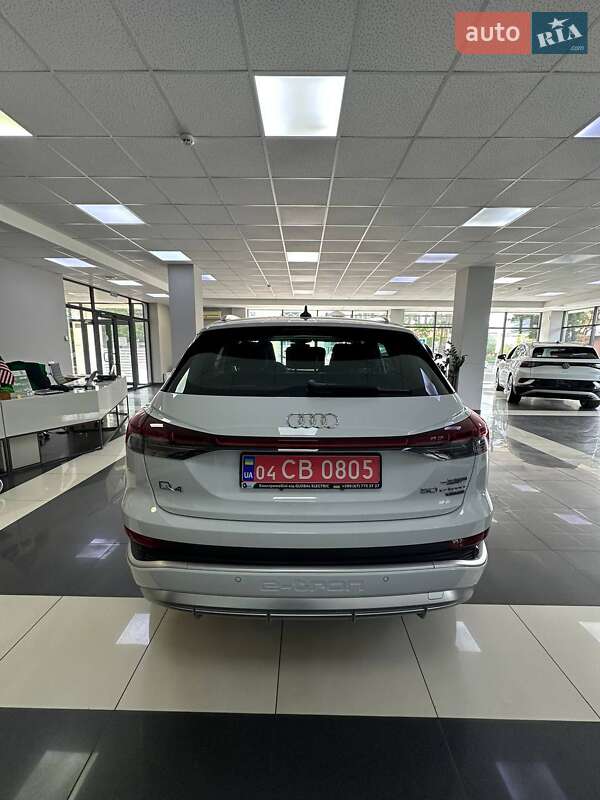 Внедорожник / Кроссовер Audi Q4 e-tron 2023 в Днепре