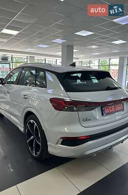 Внедорожник / Кроссовер Audi Q4 e-tron 2023 в 