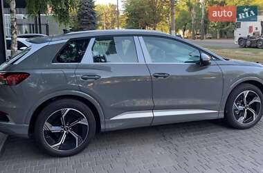 Внедорожник / Кроссовер Audi Q4 e-tron 2025 в 