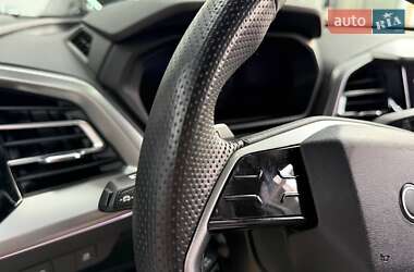 Внедорожник / Кроссовер Audi Q4 e-tron 2022 в 