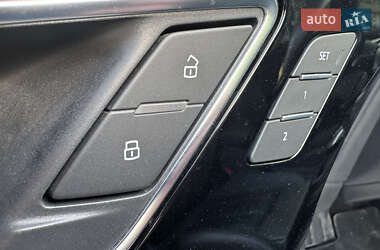 Внедорожник / Кроссовер Audi Q4 e-tron 2023 в 