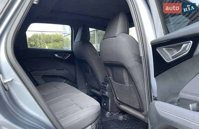 Внедорожник / Кроссовер Audi Q4 e-tron 2023 в Львове