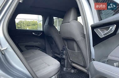 Позашляховик / Кросовер Audi Q4 e-tron 2023 в 