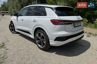 Внедорожник / Кроссовер Audi Q4 e-tron 2024 в 