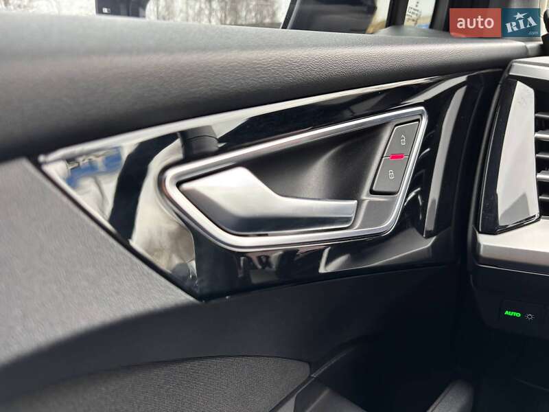 Позашляховик / Кросовер Audi Q4 e-tron 2021 в Вінниці