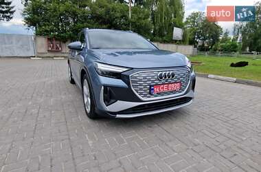 Позашляховик / Кросовер Audi Q4 e-tron 2023 в 