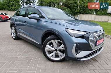 Позашляховик / Кросовер Audi Q4 e-tron 2023 в 