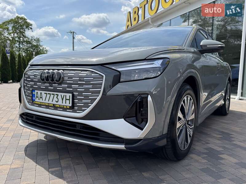 Позашляховик / Кросовер Audi Q4 e-tron 2024 в 