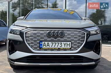Позашляховик / Кросовер Audi Q4 e-tron 2024 в 