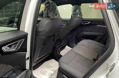 Внедорожник / Кроссовер Audi Q4 e-tron 2025 в 