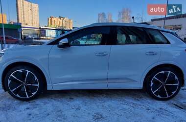 Внедорожник / Кроссовер Audi Q4 e-tron 2023 в 