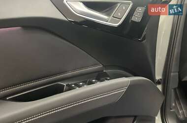 Внедорожник / Кроссовер Audi Q4 e-tron 2025 в 