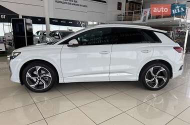 Внедорожник / Кроссовер Audi Q4 e-tron 2022 в 